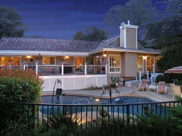 17945 Jayhawk Dr, Penn Valley, CA 95946