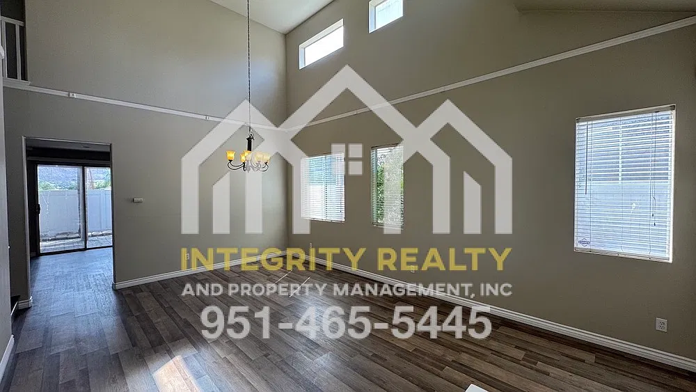 5 bed, 2269 sqft, $3,495 — Photo 2