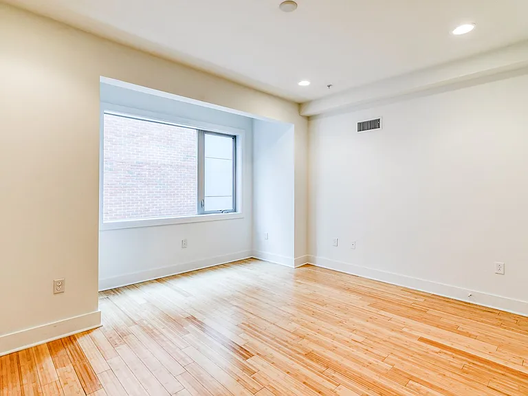 919 N 5th St #13 — Photo 22
