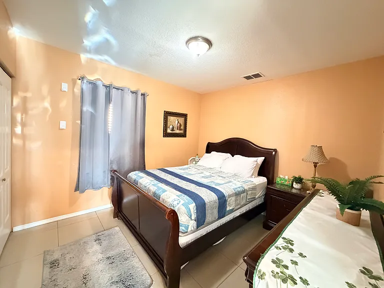 2453 Ridge Ave — Photo 6