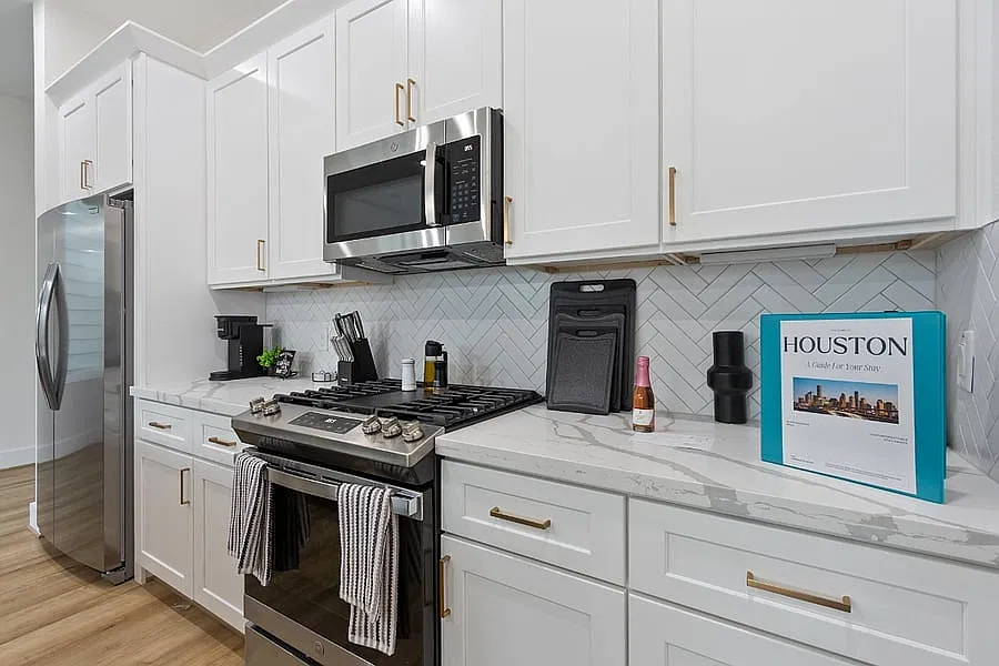 3 bed, 3.5 bath, 1664 sqft, $2,750 — Photo 1