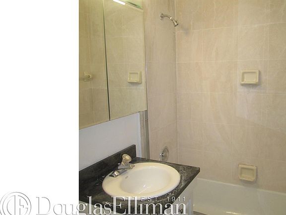 5th image of 245 E 63rd St APT 622