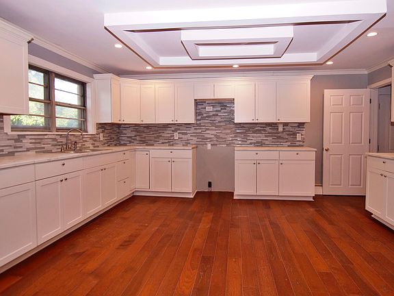 5th image of 3454 Evanston Ave