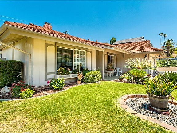 3rd image of 16265 Soriano Dr