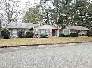 1110 Meadowood Rd, Columbia, MS 39429