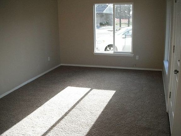 2nd image of 14916 Union Ave SW