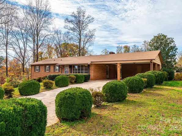 8 Finn St, Granite Falls, NC 28630