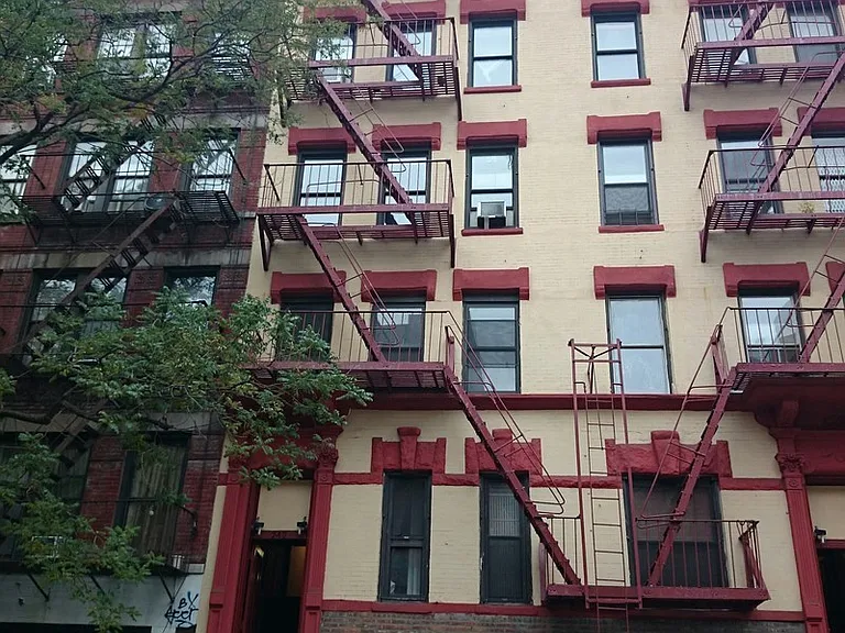 242 W 16th St #5R — Photo 9