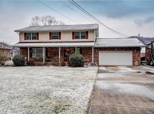 10536 Winfield Rd, Winfield, WV 25213