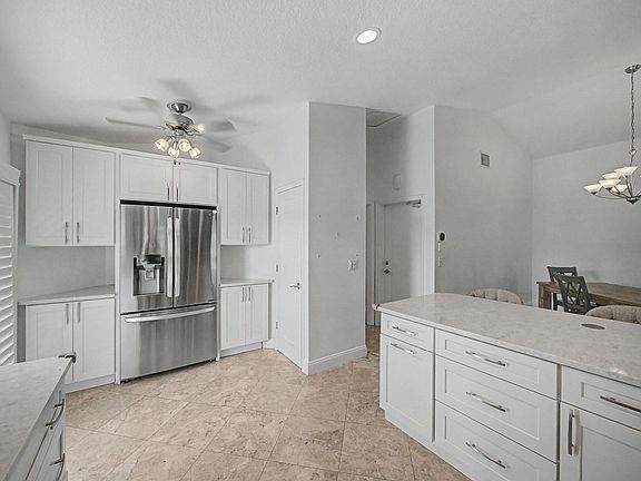 5th image of 10109 Oak Bark Lane