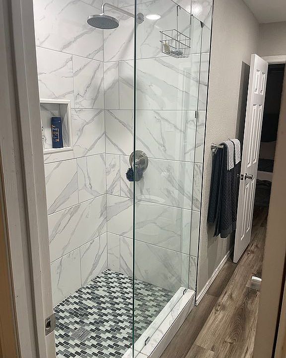 Full bath stand up shower 