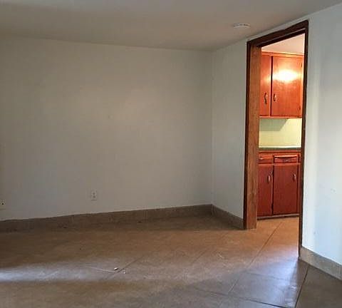 4th image of 2477 N Alvernon Way