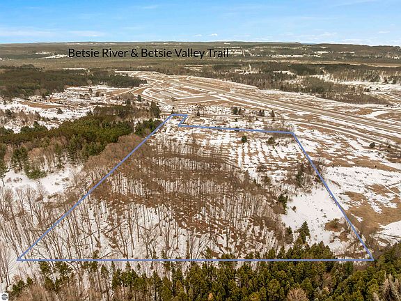 3rd image of Airport Rd