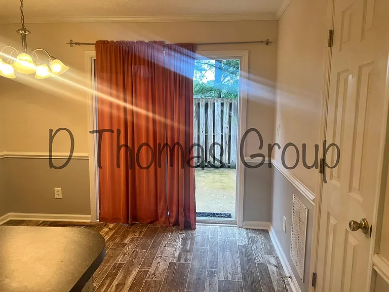 2325 Vineyard Dr #C2 — Photo 6