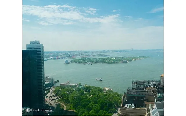 Rented by Douglas Elliman | media 10