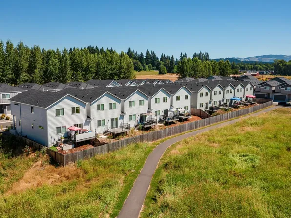 Oak Heritage Townhomes