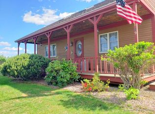 69 Palmer St, Calais, ME 04619