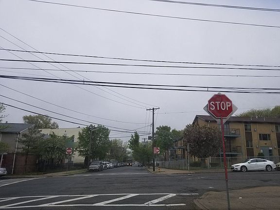 4th image of 38 Seymour Ave