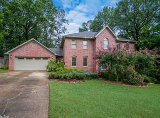 21 Bergerac Ln, Little Rock, AR 72211
