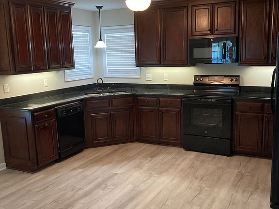 2nd image of 3817 Old Vine Way