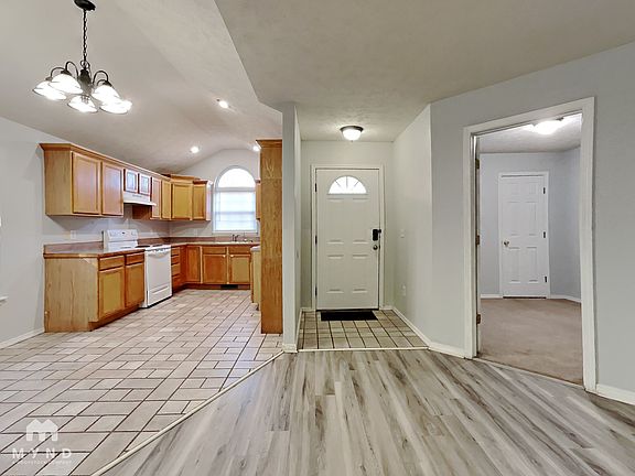 5th image of 674 N Jonathan Ave