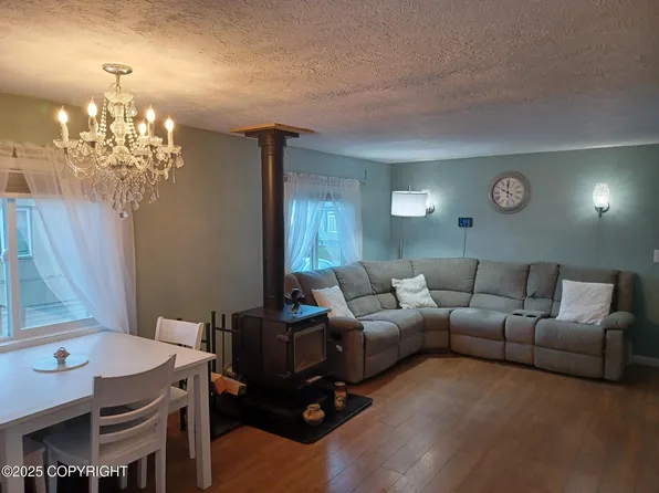 3240 Penland Pkwy Spc 126, Anchorage, AK 99508