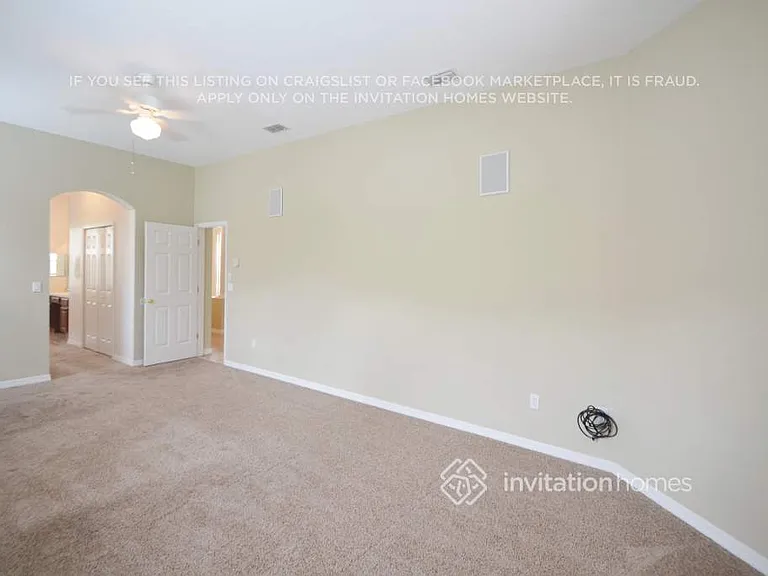 726 Lakeworth Cir — Photo 8