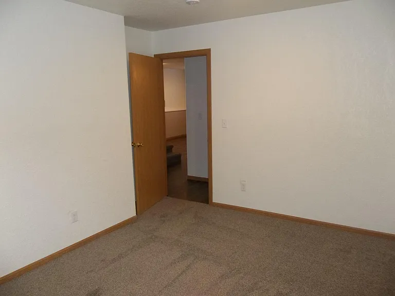 1502 Flynn Ln #B — Photo 9