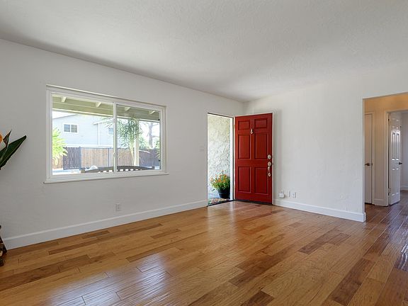 4th image of 109 Waite St
