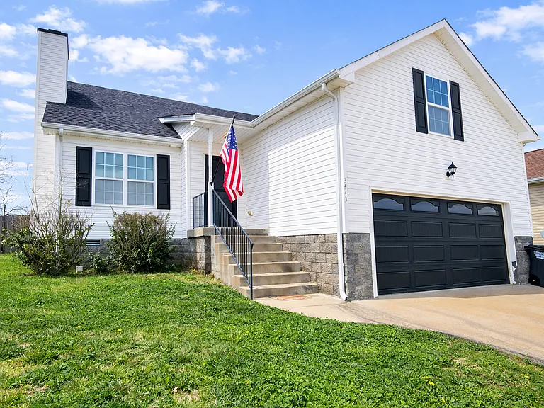 3443 Oconner Ln — Photo 2