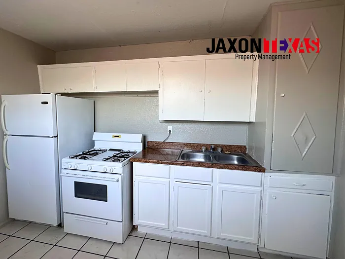 3906 Harrison Ave #4 — Photo 5