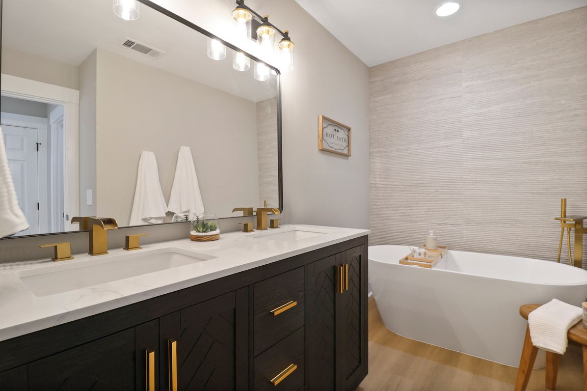 next background image