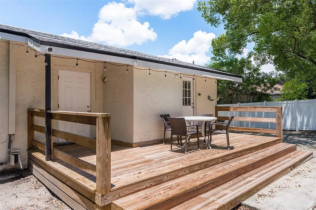 3 bed, 2.0 bath, 1328 sqft, $3,350 — Photo 4