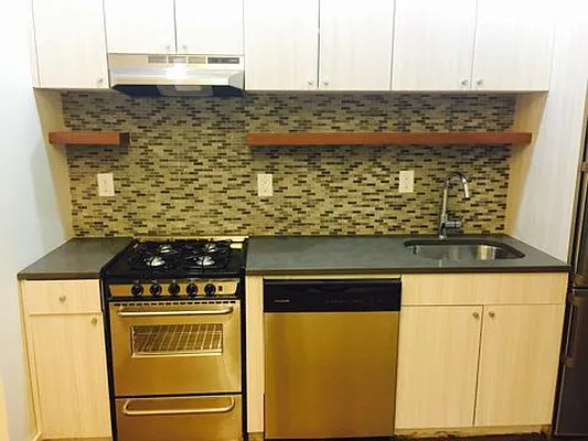 Rented by Nooklyn NYC LLC | media 18