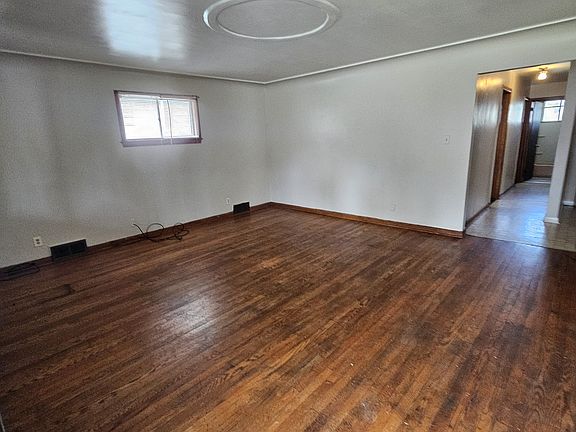 2nd image of 360 E Auburndale Ave