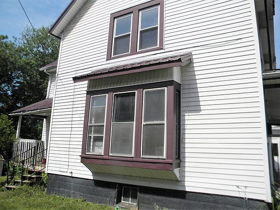 2nd image of 437 E 4th St