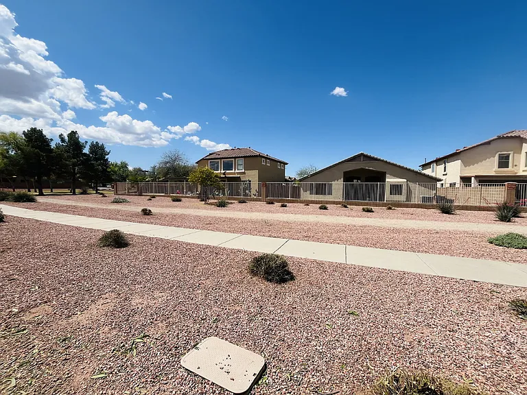 8202 S 47th Ave — Photo 35