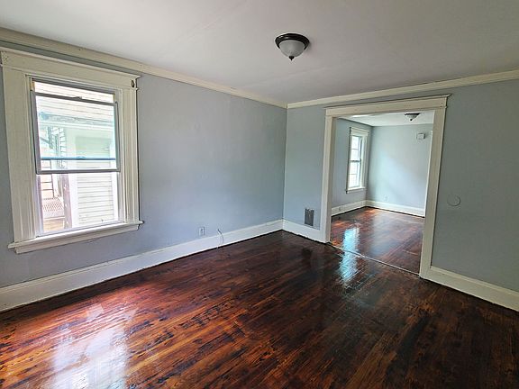 4th image of 192 Bartlett St #192