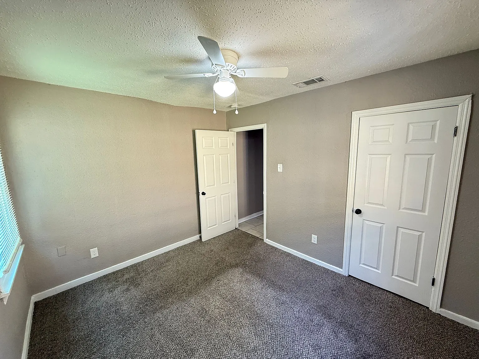 1347 Gill Ave — Photo 3