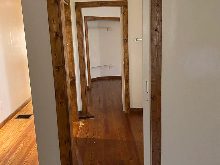 2333 Victor St — Photo 9