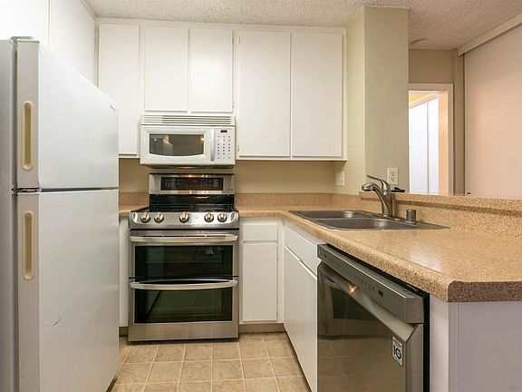 4th image of 1855 Diamond St Unit 301