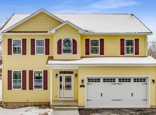 22 Leitch St, Springfield, MA 01109