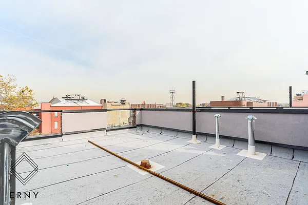 Rented by ERNY LLC | media 24