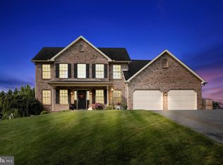 812 Burdock Ct, Chambersburg, PA 17202