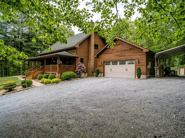 668 Jackson River Tpke, Hot Springs, VA 24445