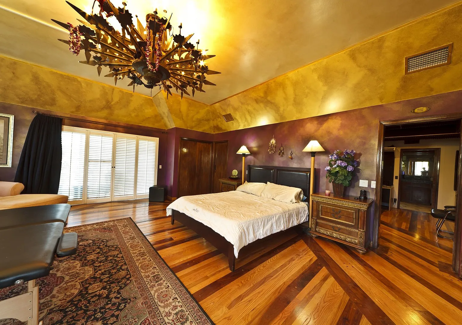 Frank Sinatra/Roger Miller/Clint Walkers Mansion — Photo 4