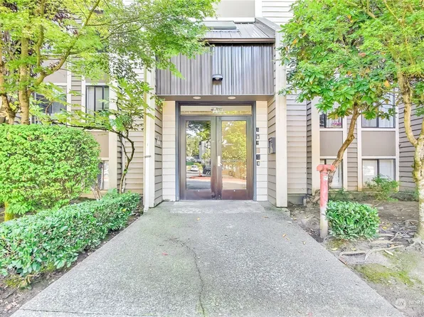 611 SW 5th Court #A105, Renton, WA 98057