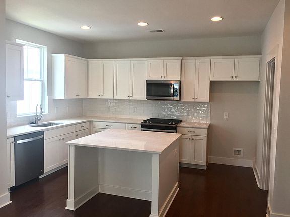 4th image of 4426 Marblehead Dr