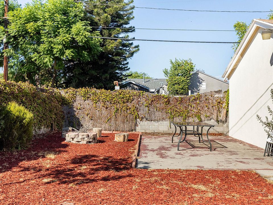 Private 1,000 sq ft yard. Perfect for pets and outdoor chill.