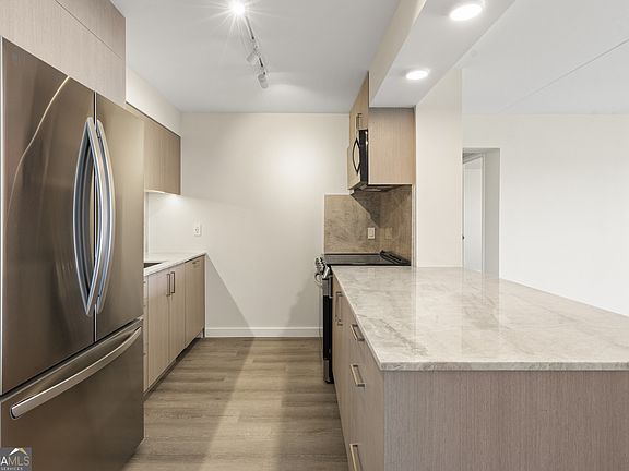 3rd image of 2460 Peachtree Rd NE #1409